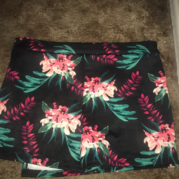 Skort - Picture 2 of 2